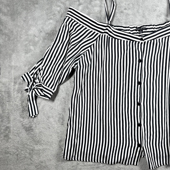 Miss Lili 2X Striped Off Shoulder Button Front Blouse Black White Tie Sleeve - Picture 4 of 10